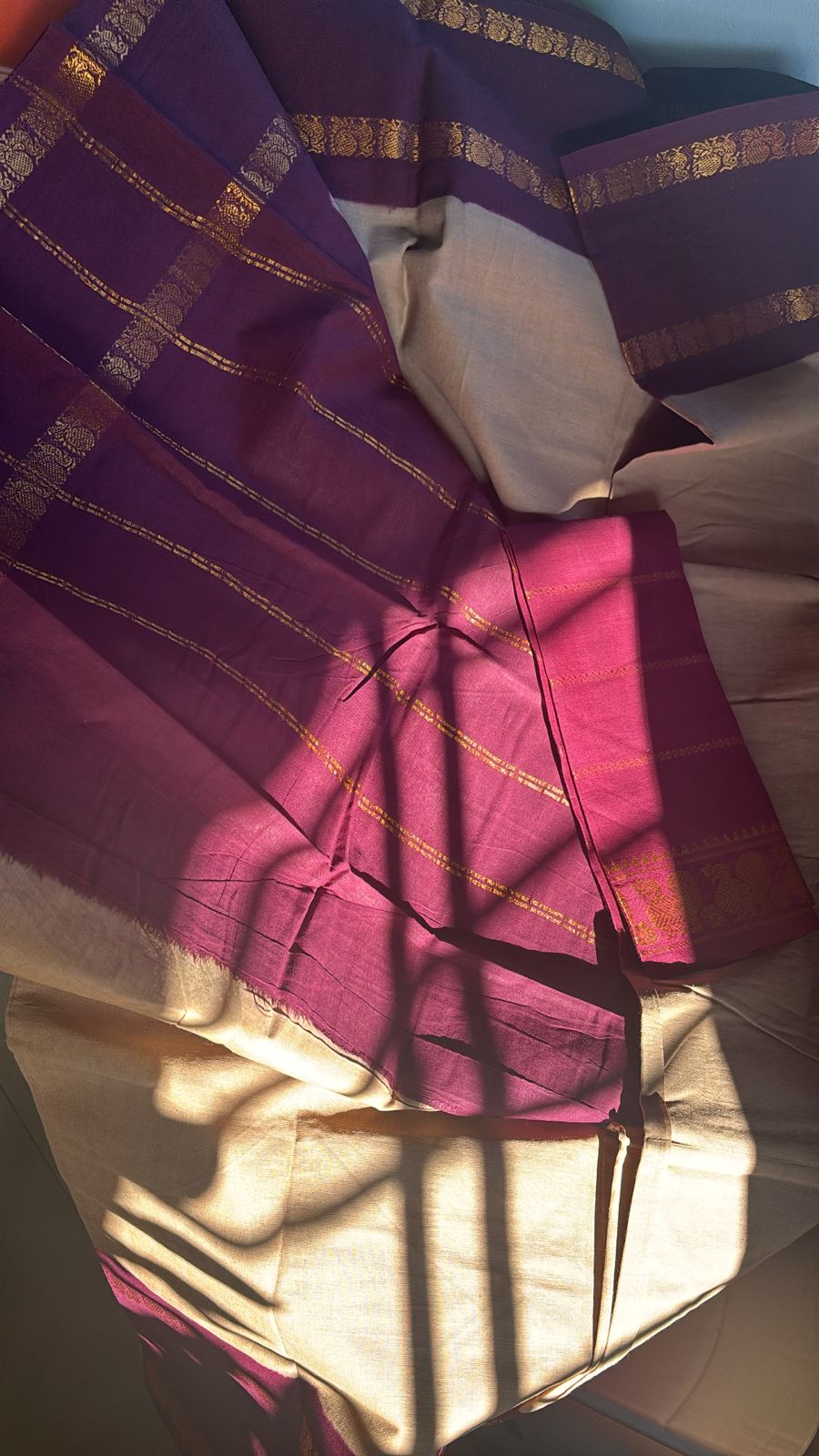 Sungudi cotton retta petta Saree with contrast border and Pallu beige and maroon
