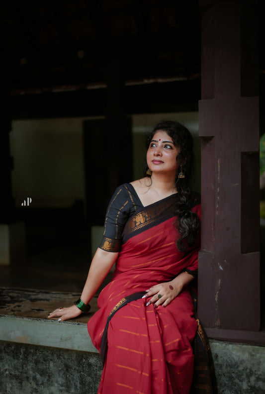 Tarangini Velthari Sungudi Cotton Handloom Saree with blouse piece