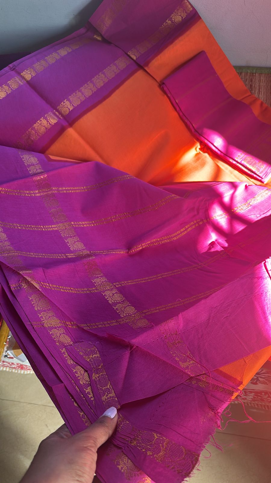 Sungudi retta petta border handloom cotton saree with contrast Pallu and blouse orange and pink