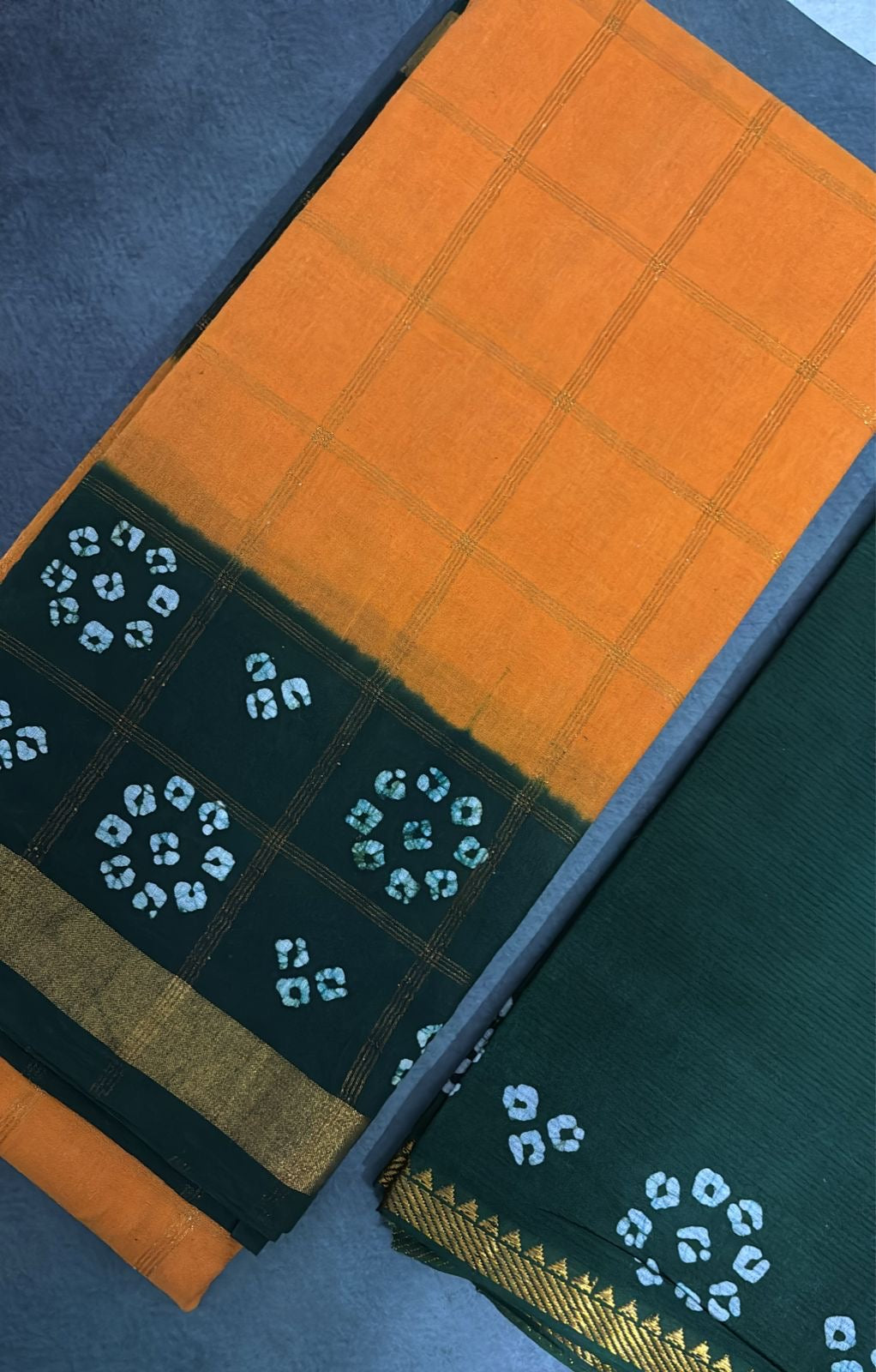 Tarangini wax batik zari kattam Sungudi Cotton Saree with blouse