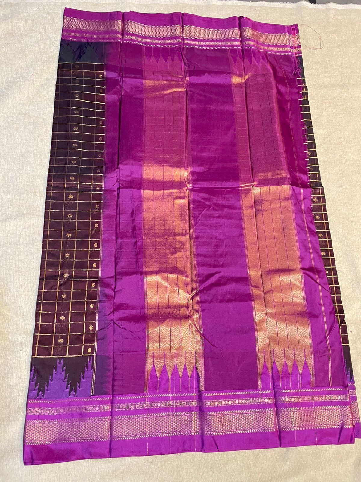 Mercerised Temple Border Gadiwal Ilkal Saree Chikki Paras with Tope Pallu