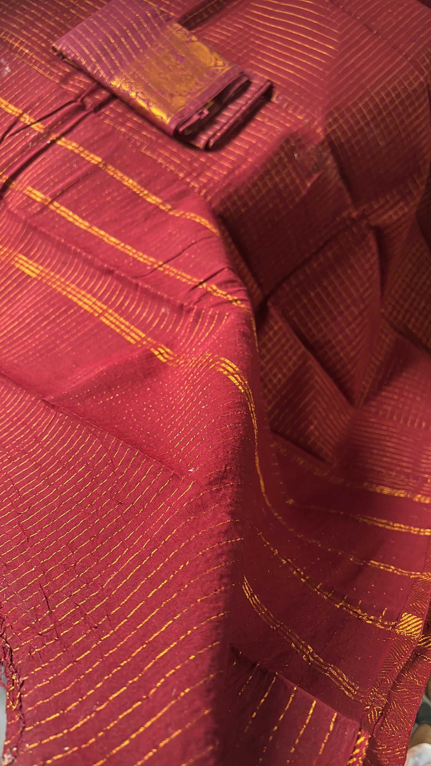 Tarangini pentex border Sungudi Handloom Cotton Saree with zari kattam blouse piece