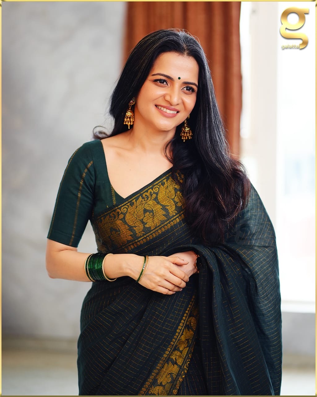 Bottle green zari kattam sungudi cotton Saree with blouse piece