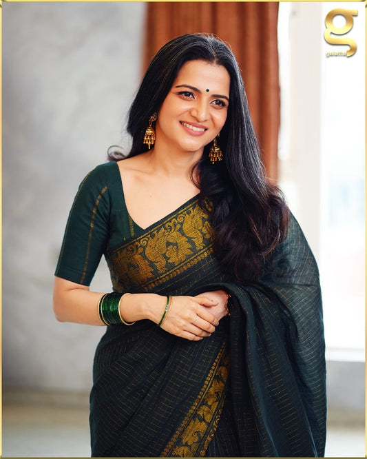 Bottle green zari kattam sungudi cotton Saree with blouse piece