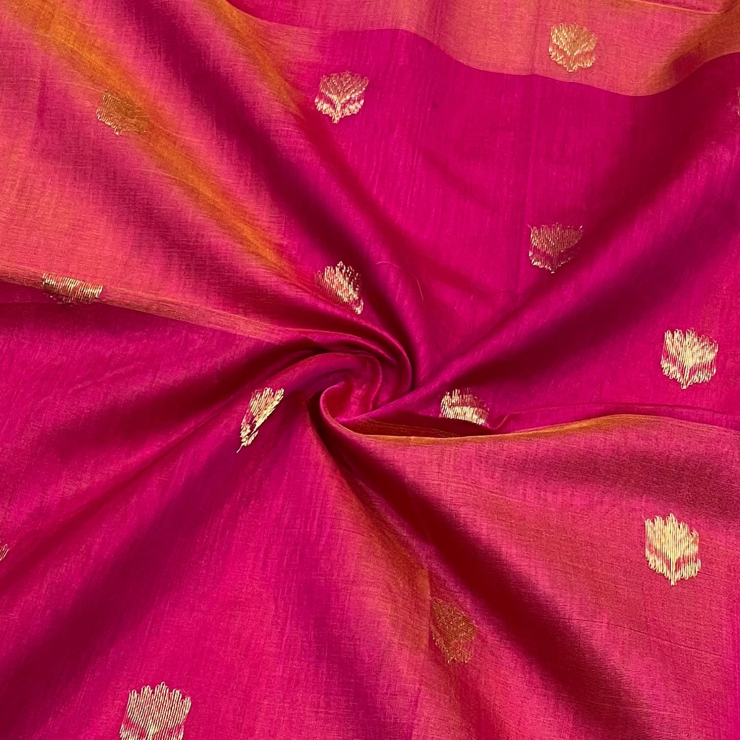 Kalyanika Dual tone Maheshwari lotus butta silk sarees