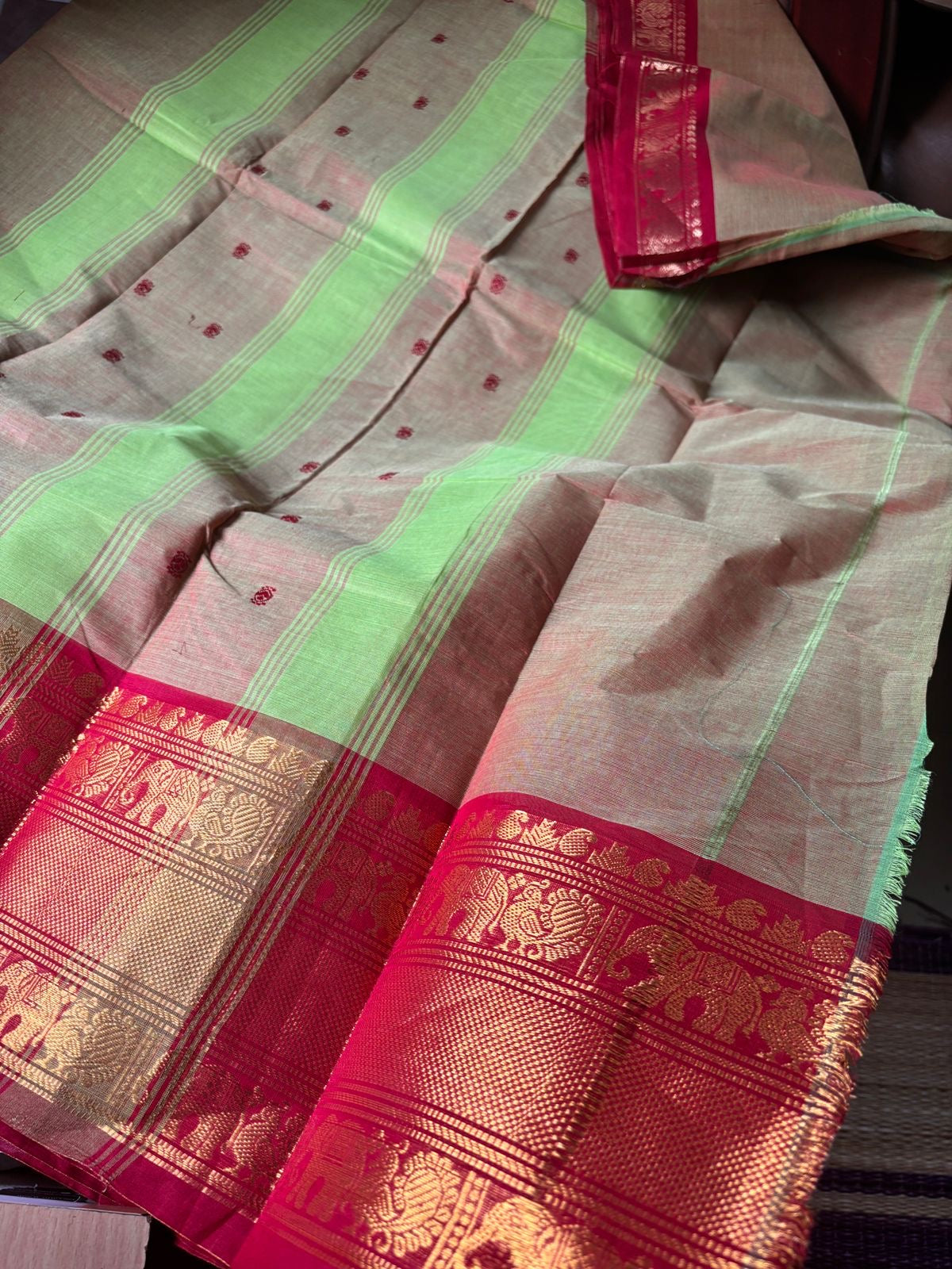Dual tone Kanchi cotton Saree with woven buttas and blouse