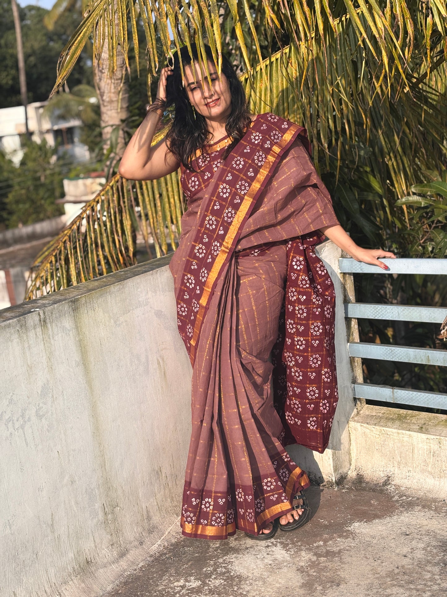 Tarangini wax batik zari kattam Sungudi Cotton saree with blouse piece