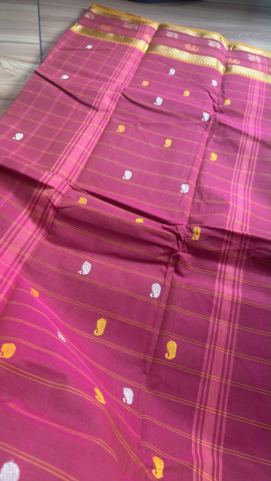 Brick red dual motif border check sarees SGS38