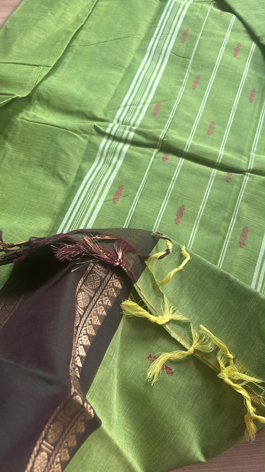 Vintage green contrast border butta Sarees SGS39