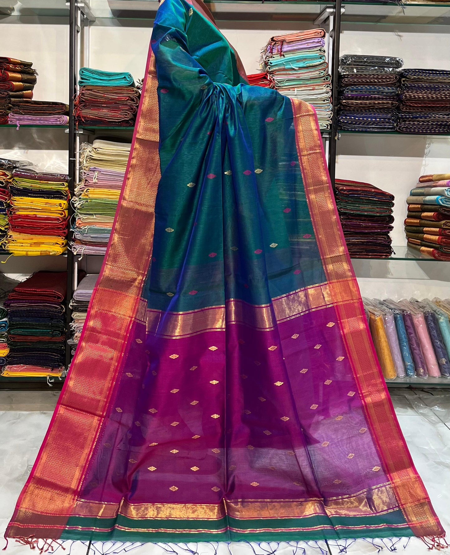 Vintage Maheshwari silk cotton woven butta saree with contrast Pallu and blouse