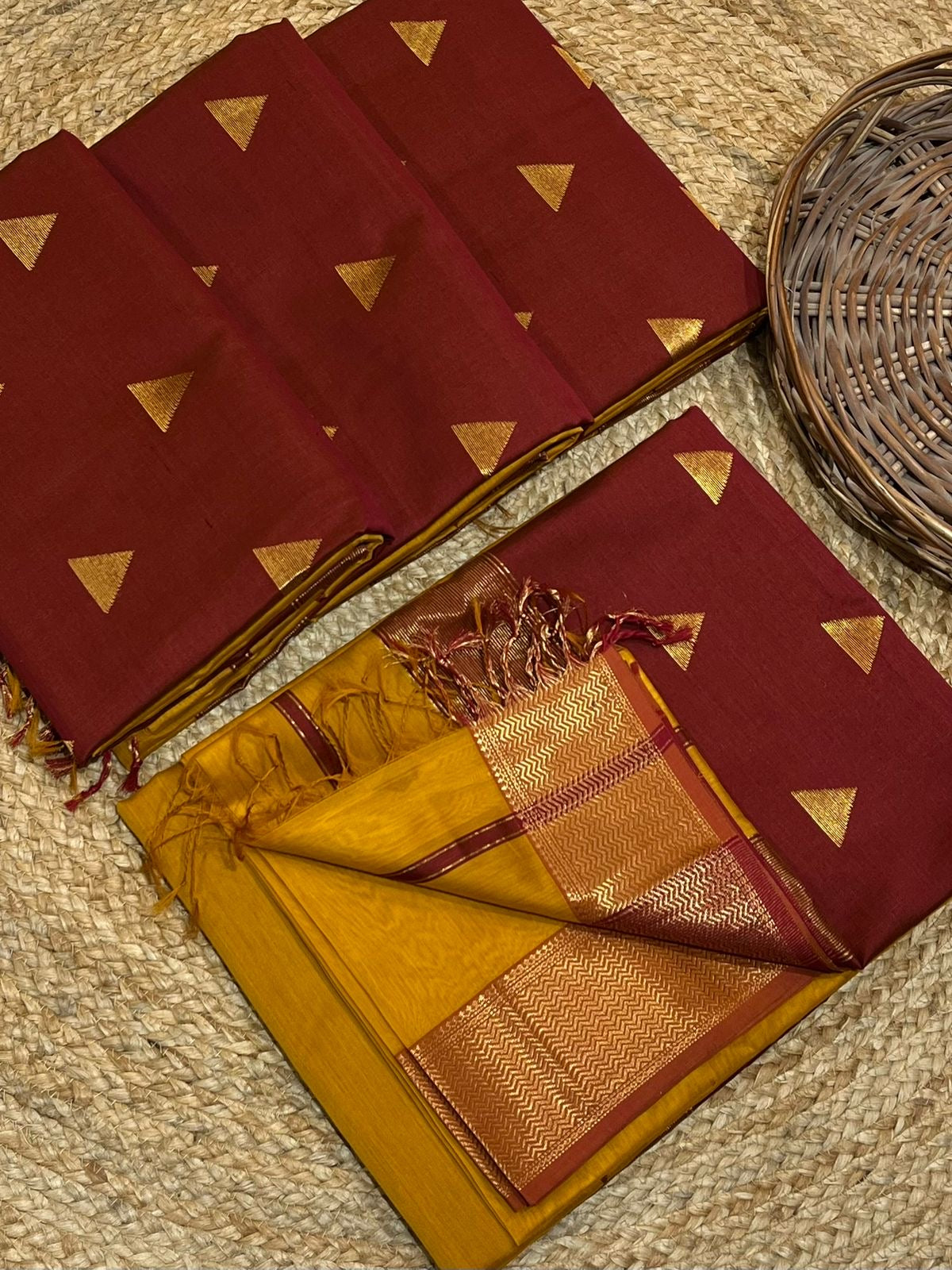 Maheshwari Handloom Silk cotton triangle Butta Sarees