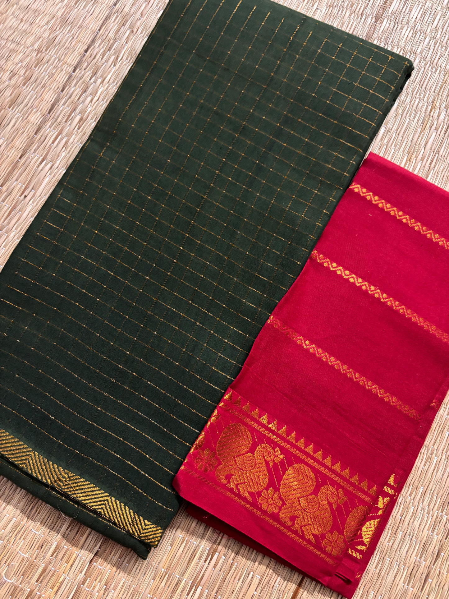 Tarangini : Sungudi Cotton zari kattam handloom Saree with Blouse ( Bottle green and Red velthari blouse) TA10