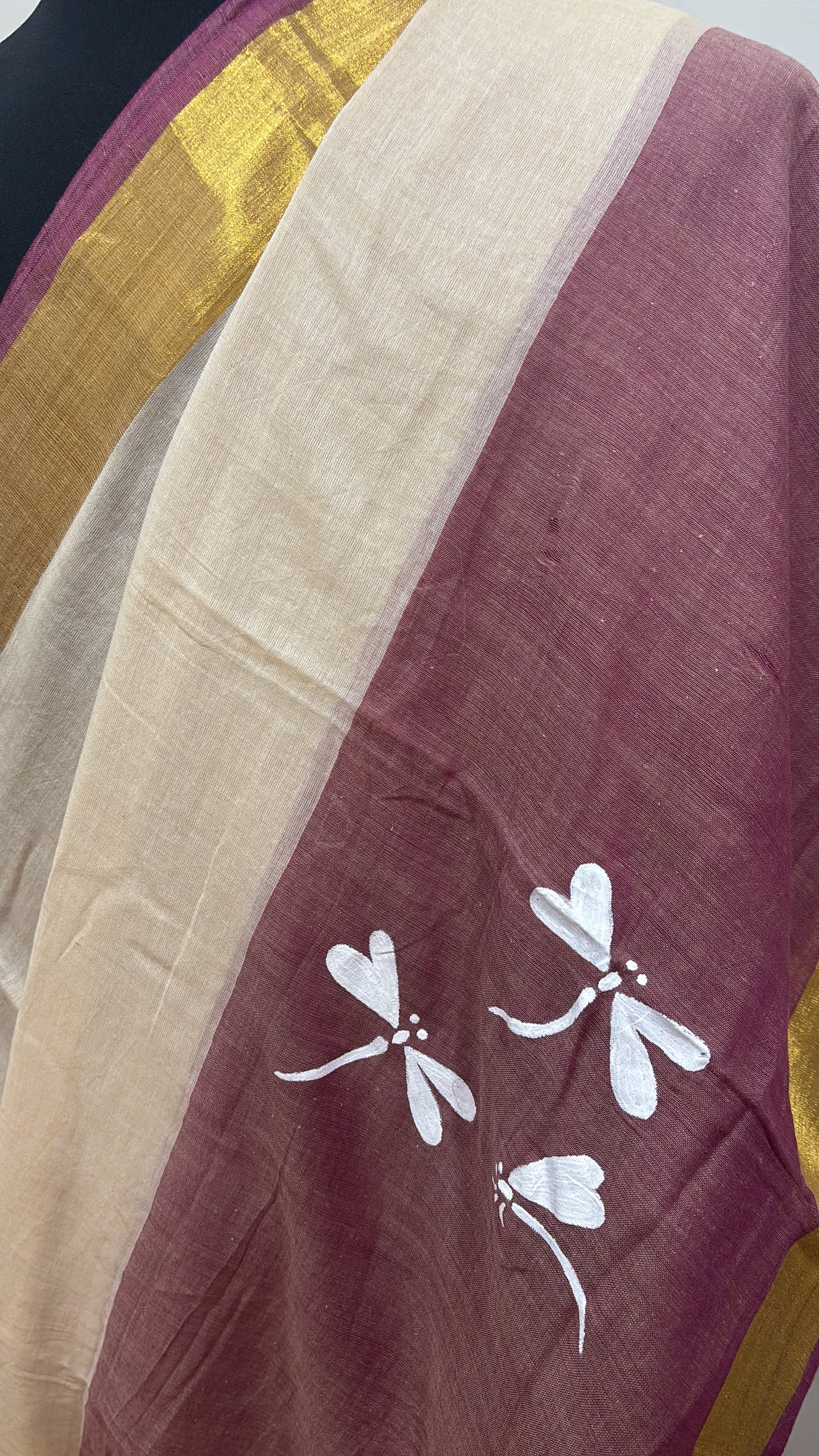 Handpainted dragon fly dual tone mal cotton Saree