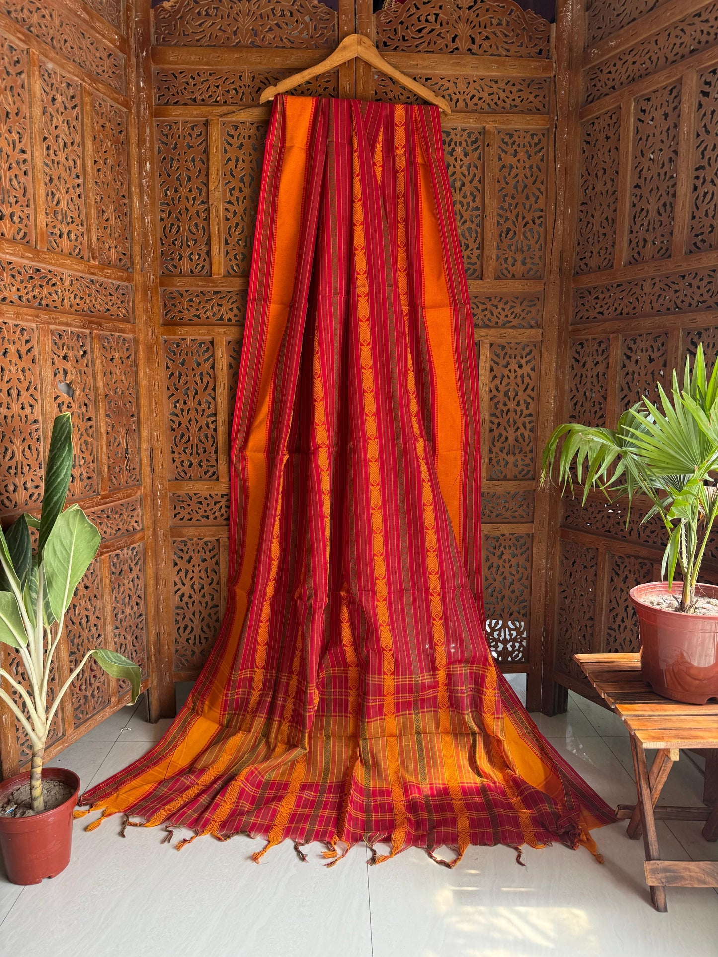 Dhanikali certified handloom Cotton Saree