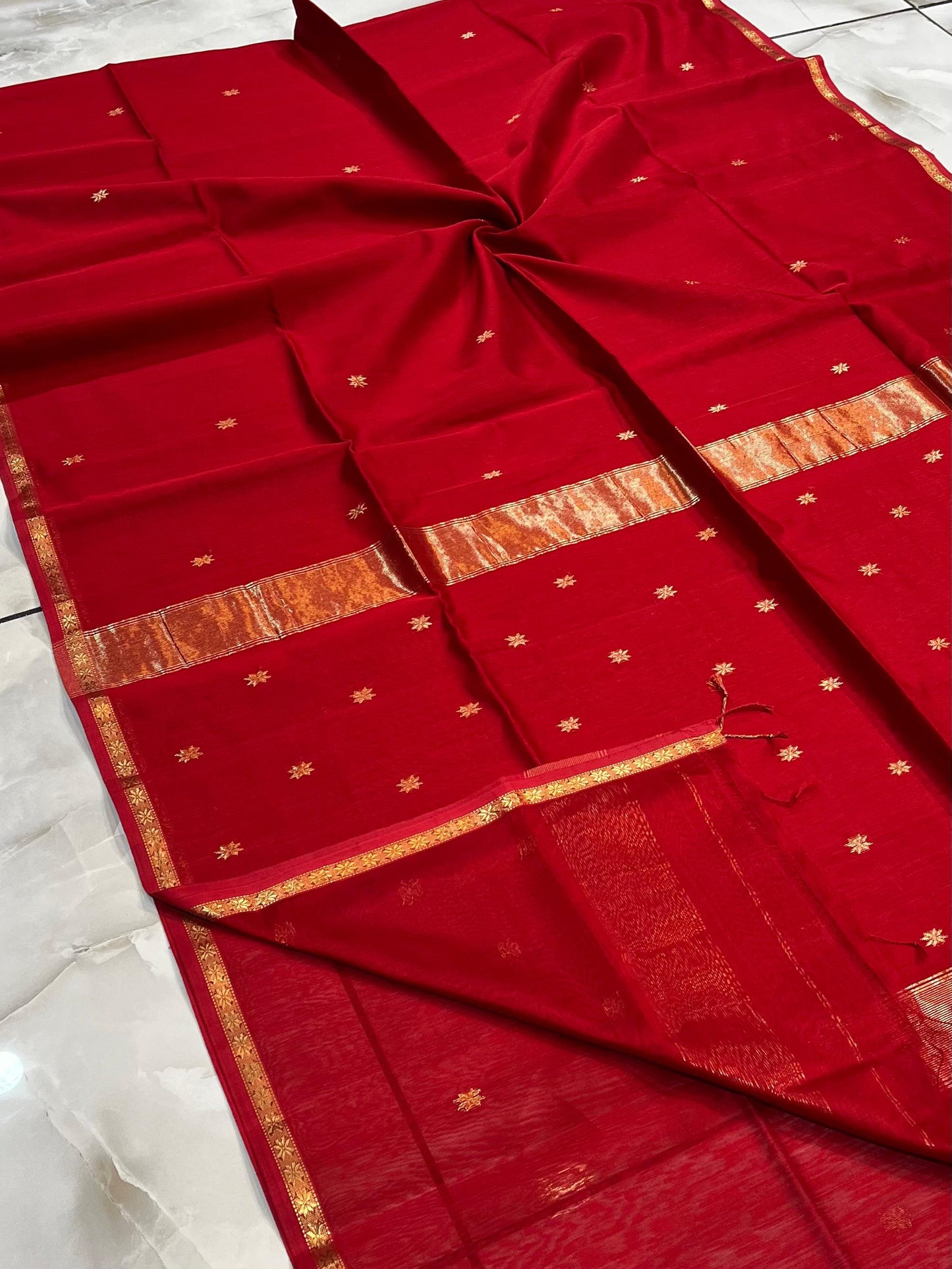 Kalyanika (कल्याणिका) Handloom Maheshwari Silk Sarees, star butta Magenta KM11