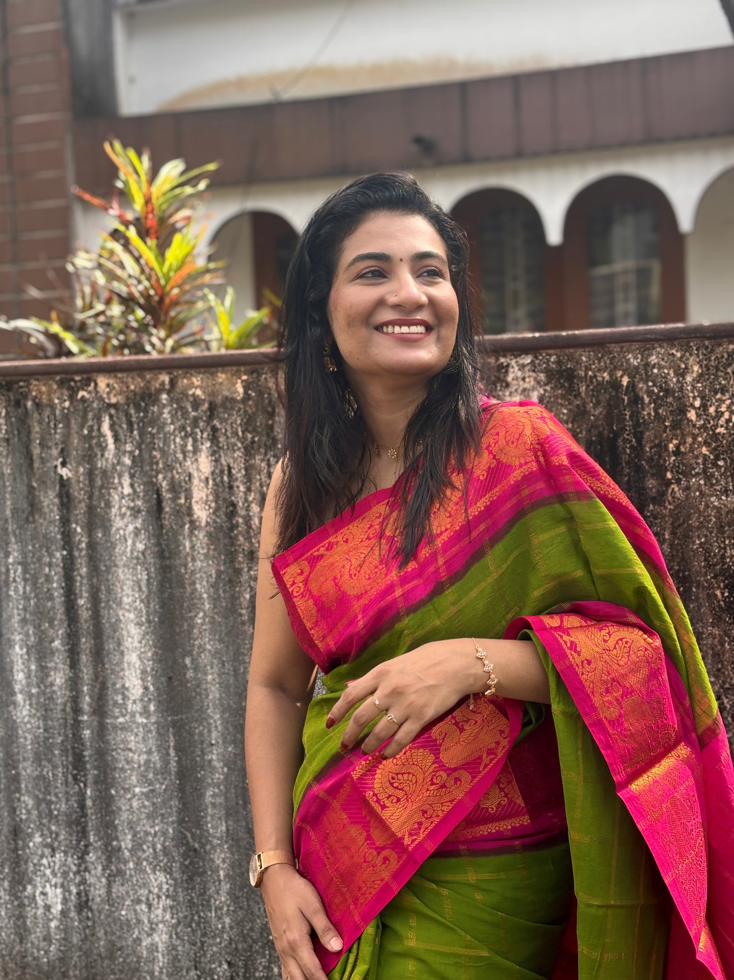 Pavithra zari kattam sungudi cotton saree with blouse piece, Parrot green and rani pink