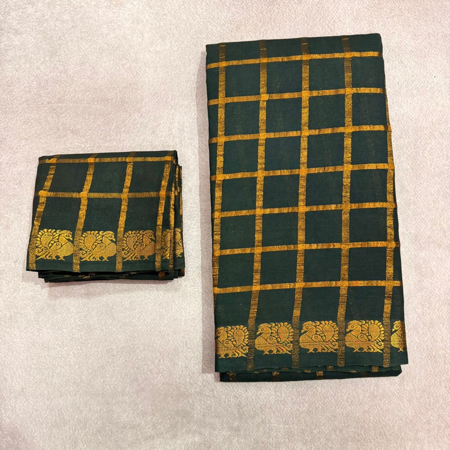 Tarangini Green Sungudi Zari kattam Saree with blouse