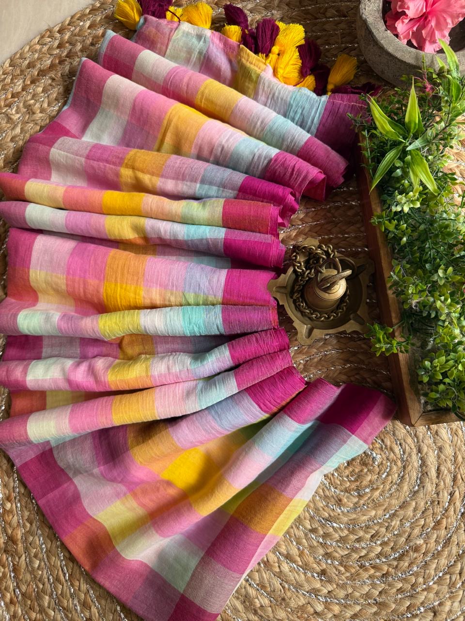 Handloom checked Multi colour mal cotton Saree
