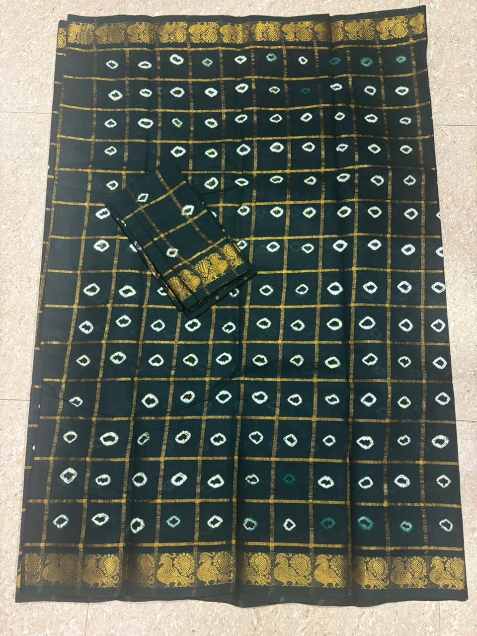 Sulochana bottle green bhandhani Sungudi cotton Saree