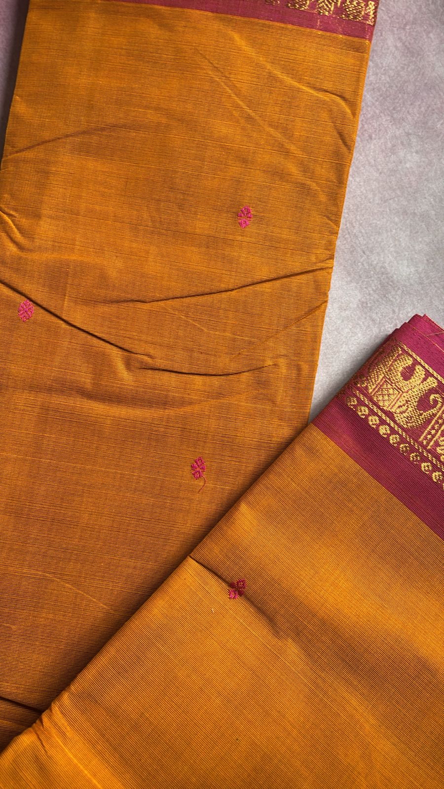 Sangita dual tone Kanchi cotton Sarees with woven buttas and blouse