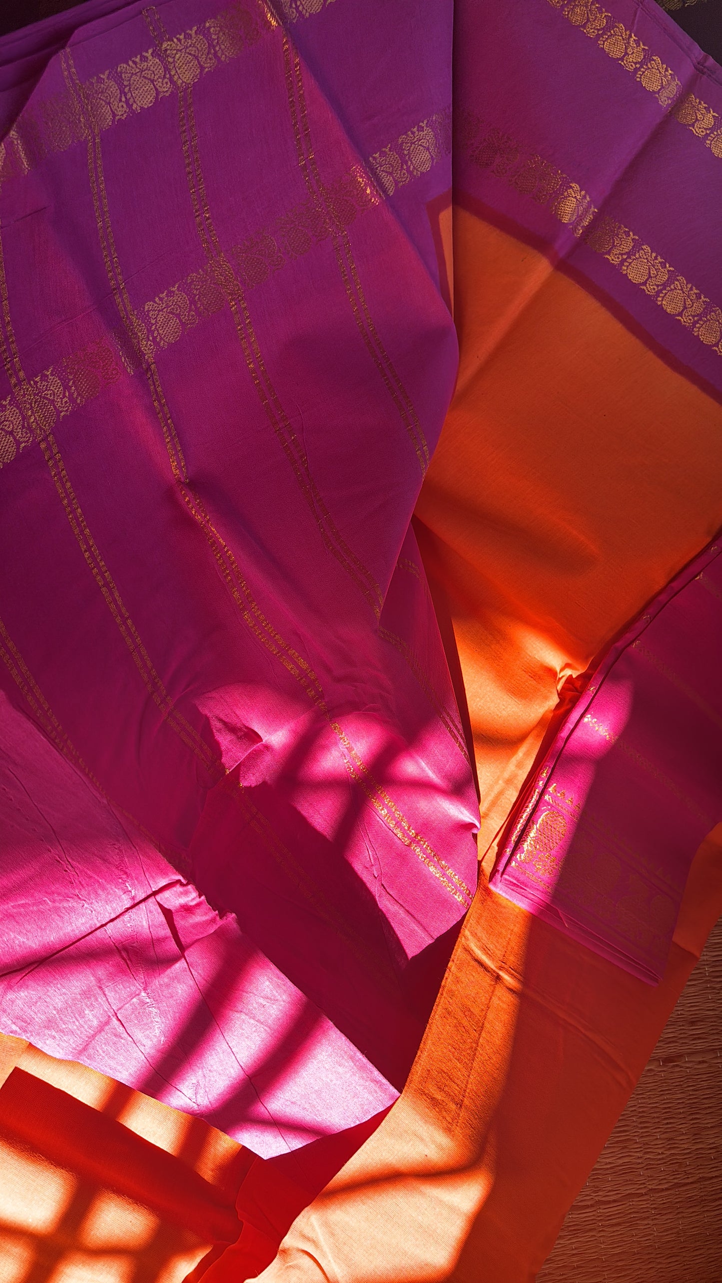 Sungudi retta petta border handloom cotton saree with contrast Pallu and blouse orange and pink