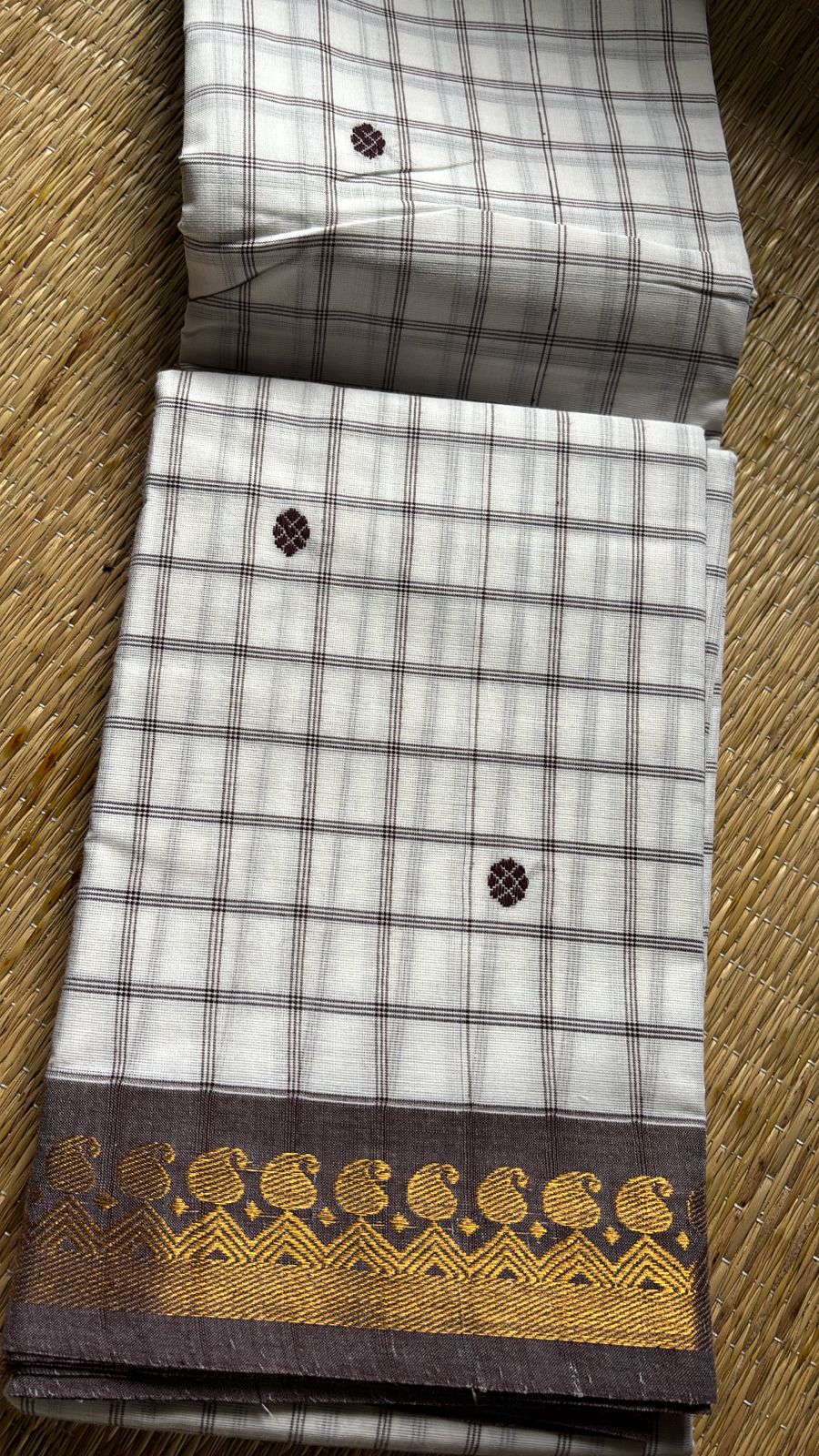 Kanchi cotton check butta sarees without blouse