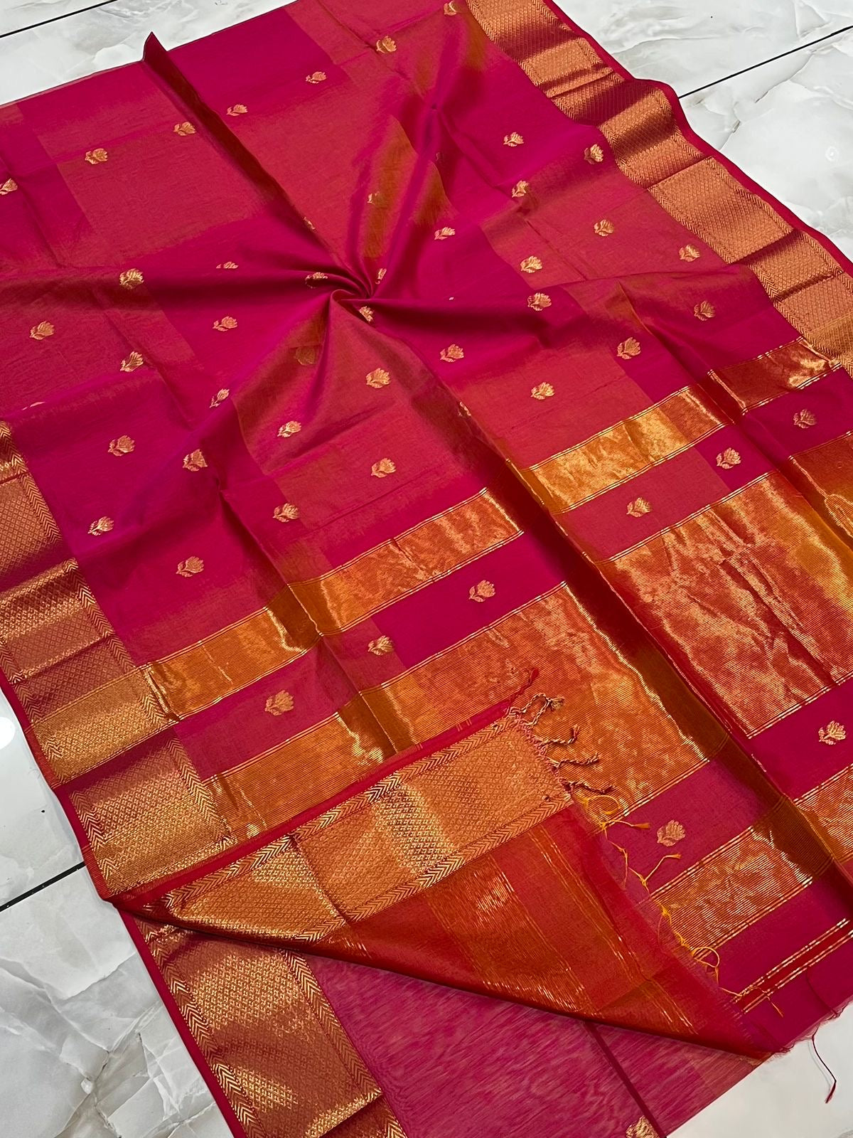 Kalyanika Dual tone Maheshwari lotus butta silk sarees
