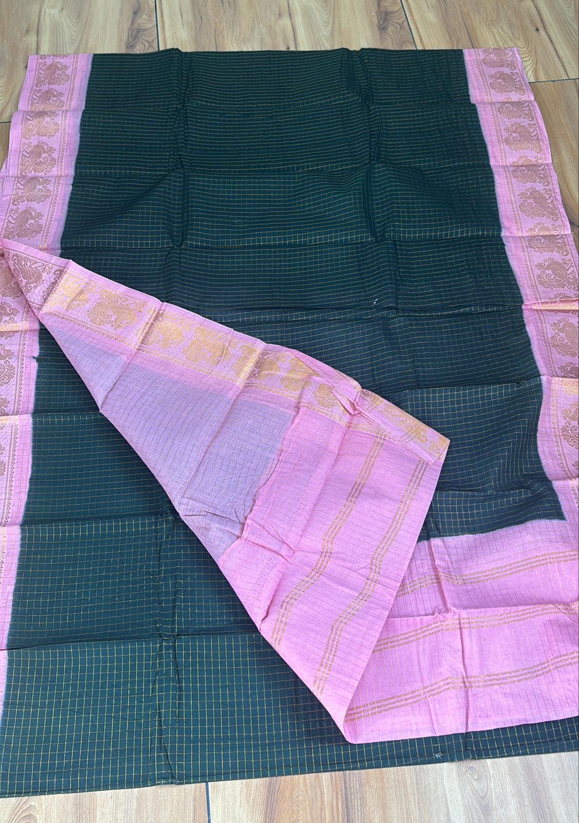 Festive Green and contrast pink border Zari kattam Handloom Cotton Saree