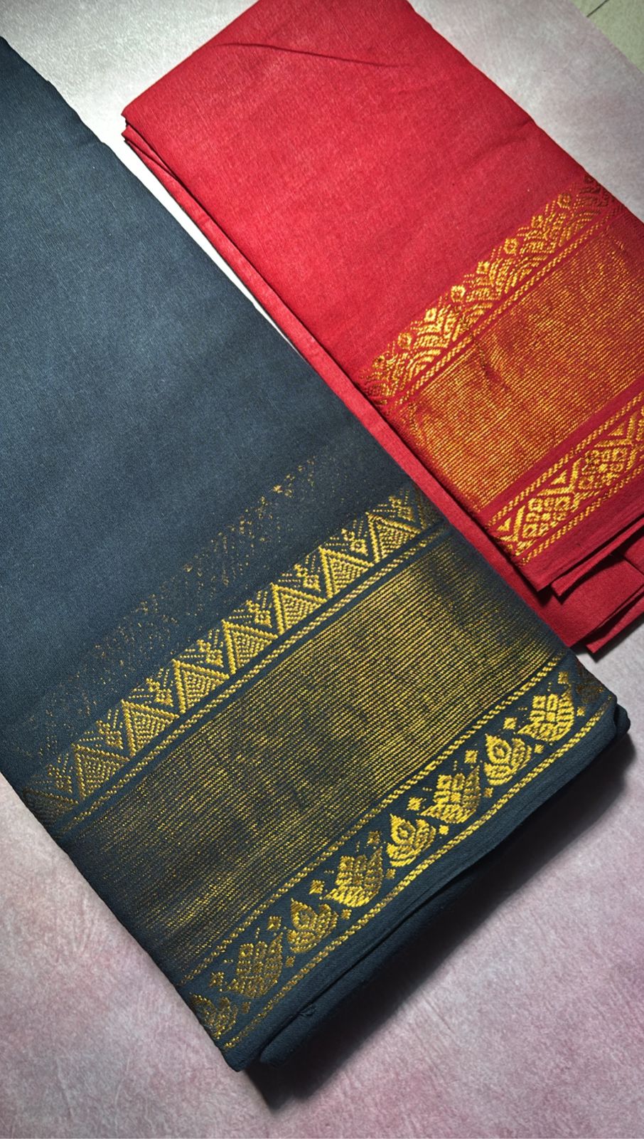 Black sungudi cotton Saree with red blouse piece