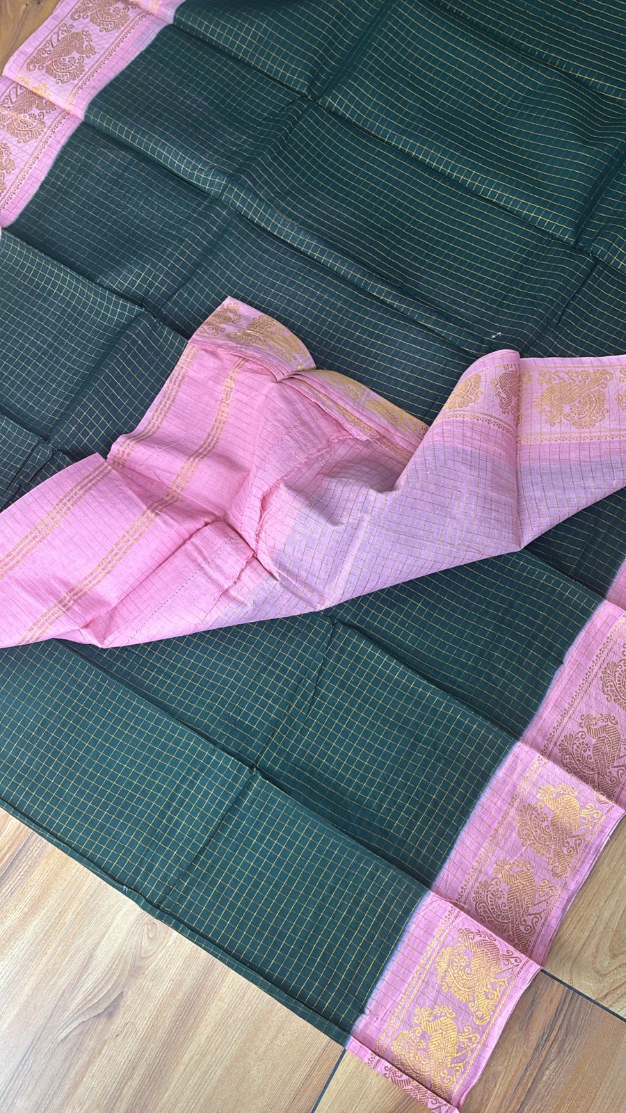 Festive Green and contrast pink border Zari kattam Handloom Cotton Saree