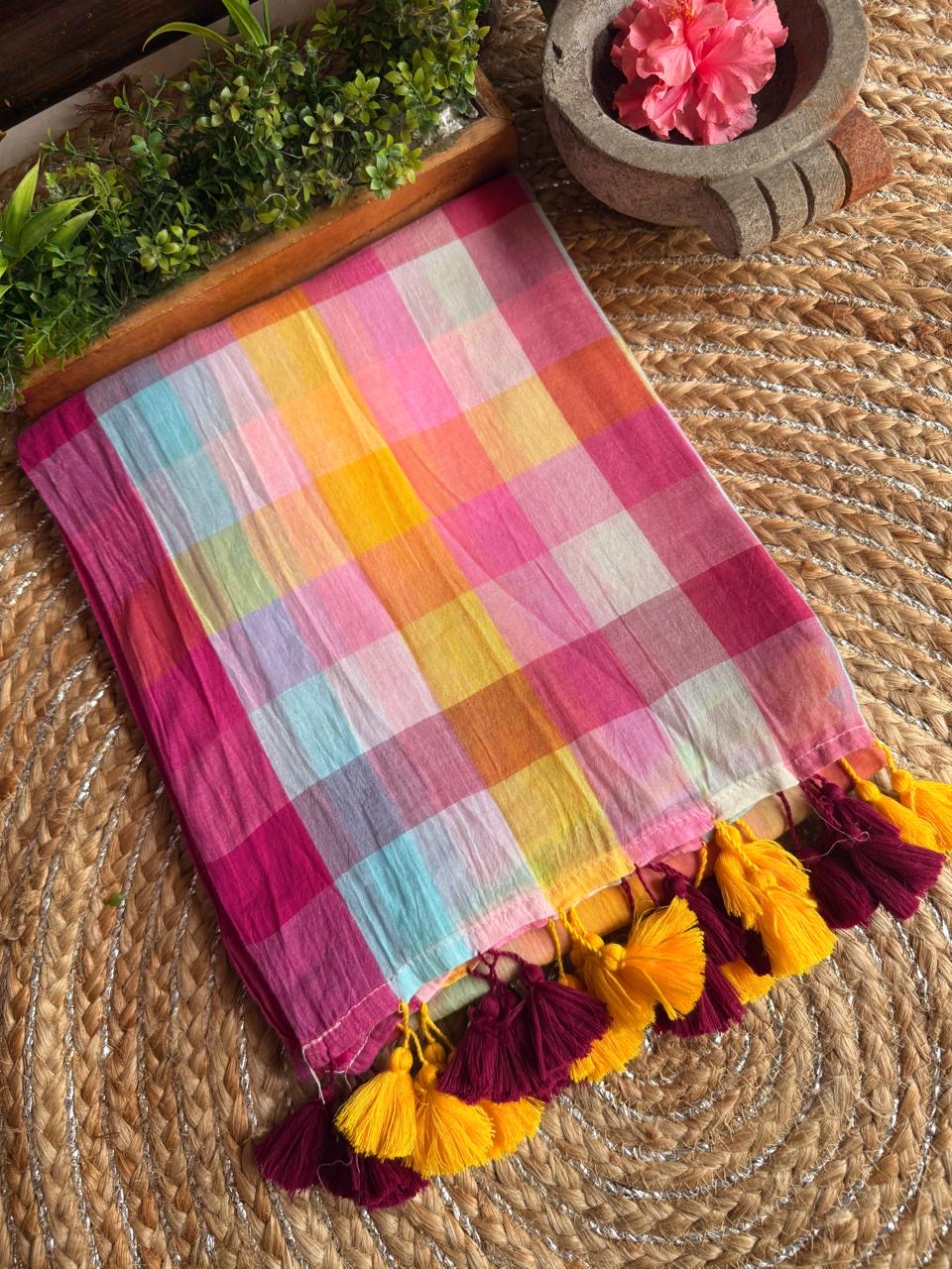 Handloom checked Multi colour mal cotton Saree