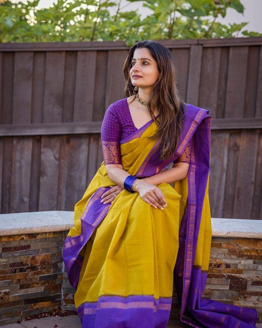 Tarangini Sungudi Retta petta Cotton Saree with contrast border and sari kattam blouse piece