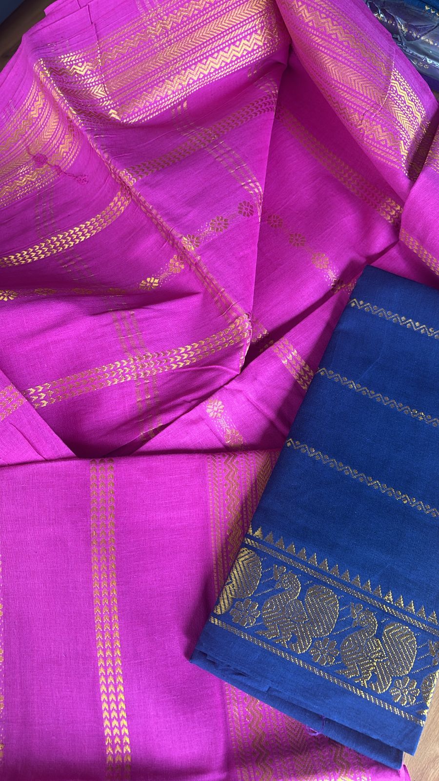 Rudraksha Velthari Sungudi handloom cotton Saree with contrast blouse