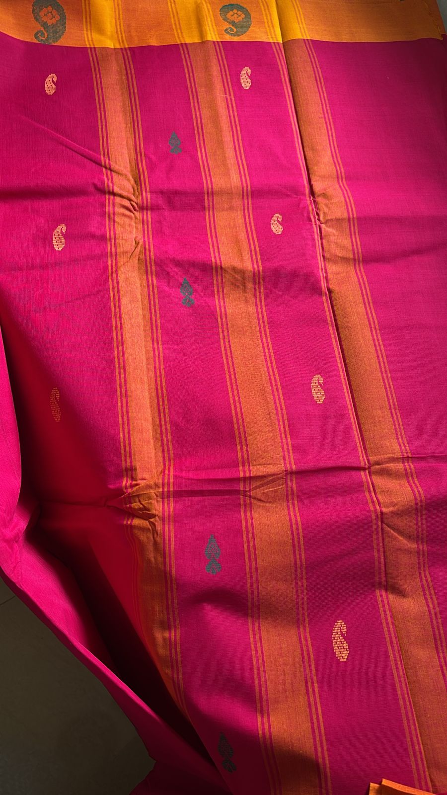 Sangita Vintage contrast thread border woven butta Sarees without blouse