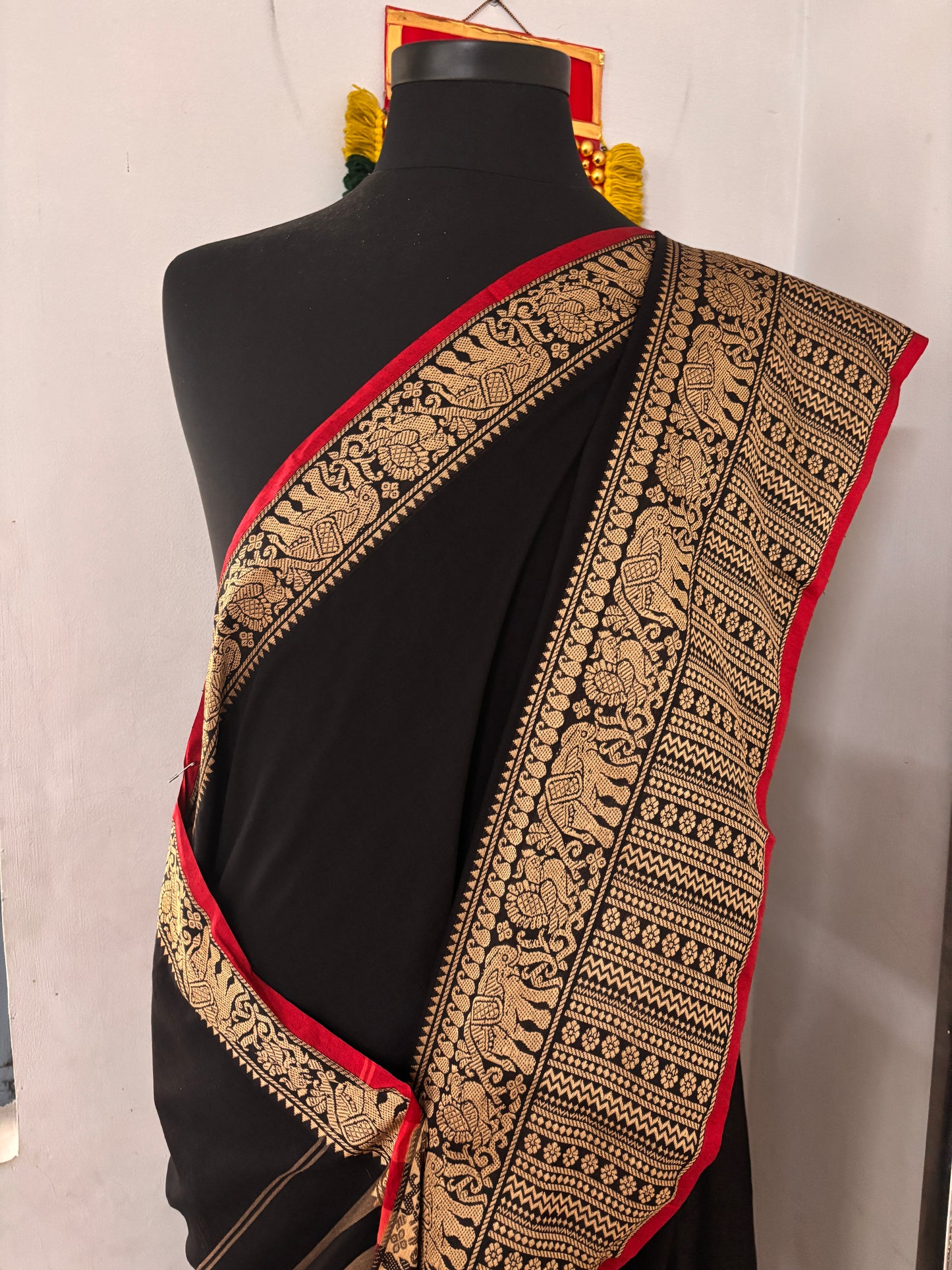 Vrinda वृंदा Narayanpeth Cotton Sarees with Big border in Black