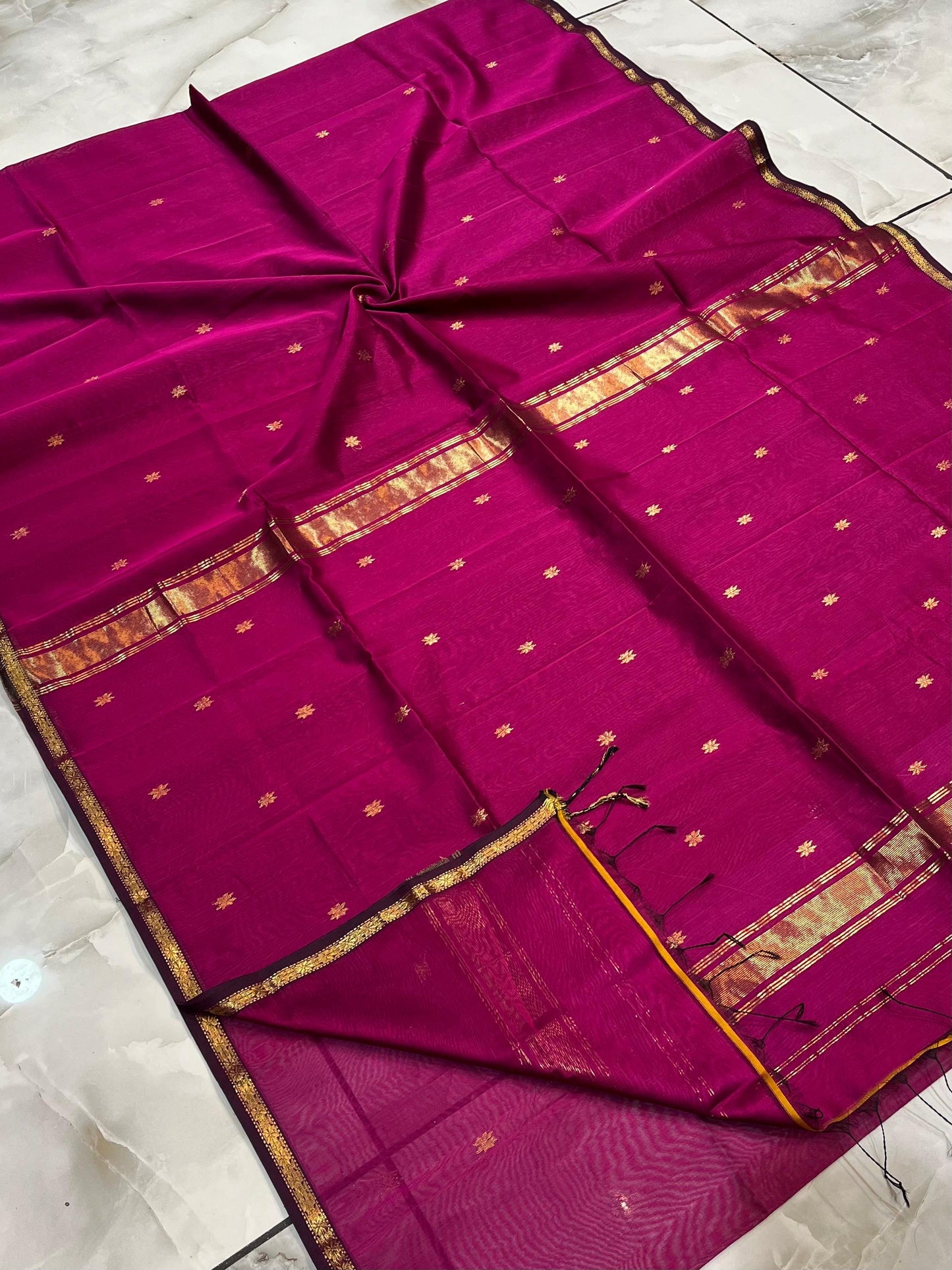 Kalyanika (कल्याणिका) Handloom Maheshwari Silk Sarees, star butta Magenta KM10