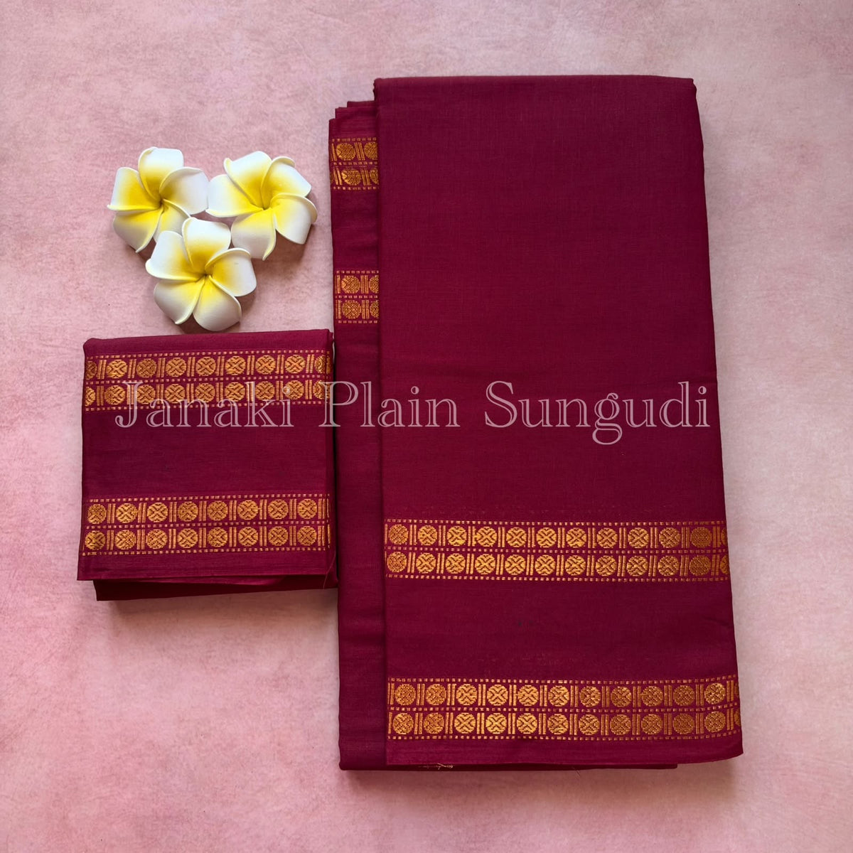 Mathangi Rudraksha border plain Sungudi handloom cotton Saree Maroon