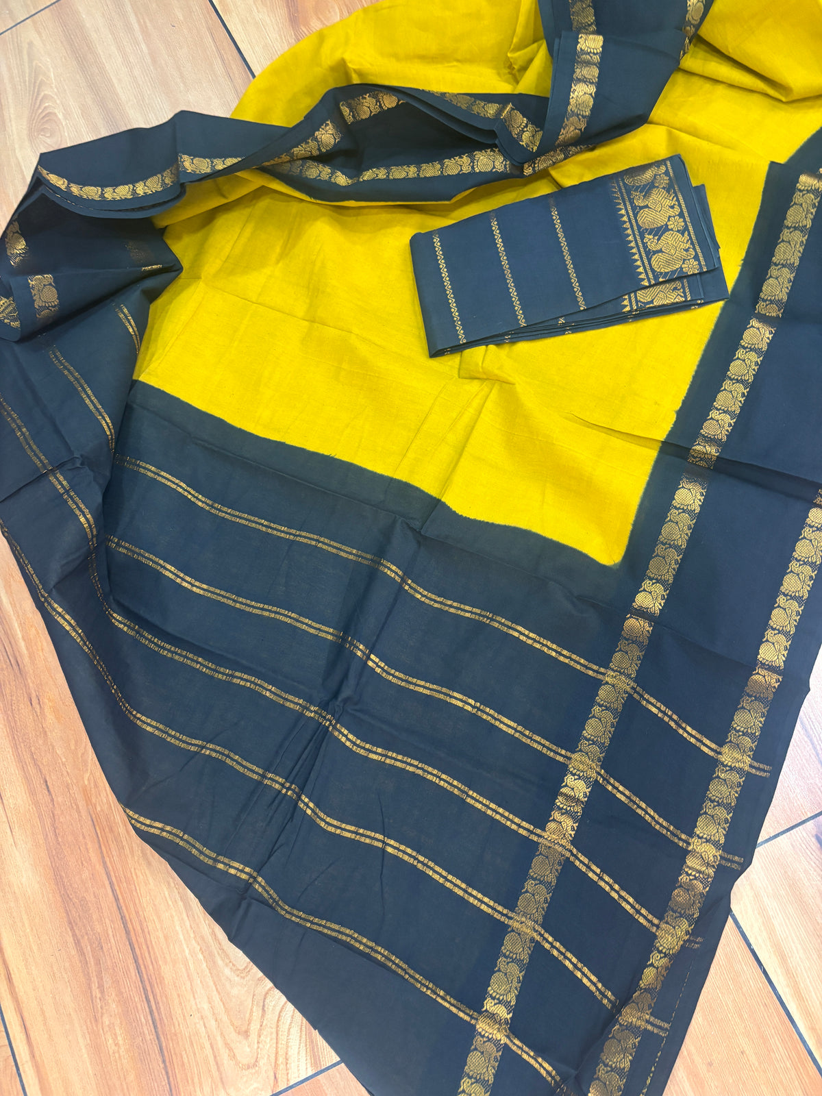 Mustard yellow black retta petta Sungudi cotton Saree SNS46