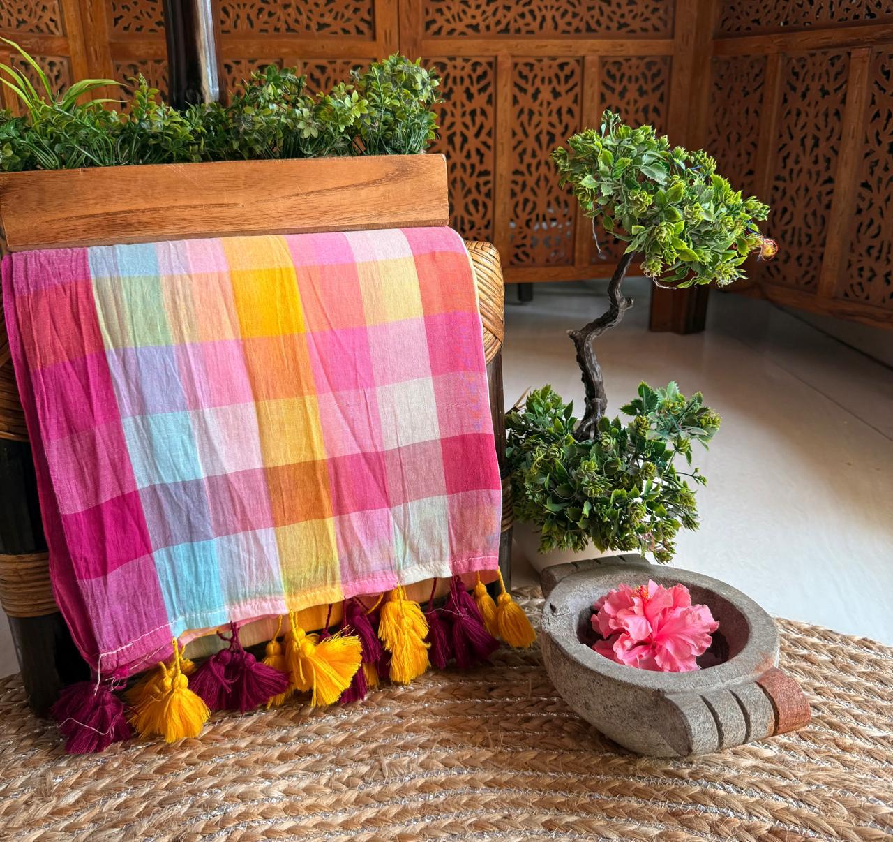 Handloom checked Multi colour mal cotton Saree