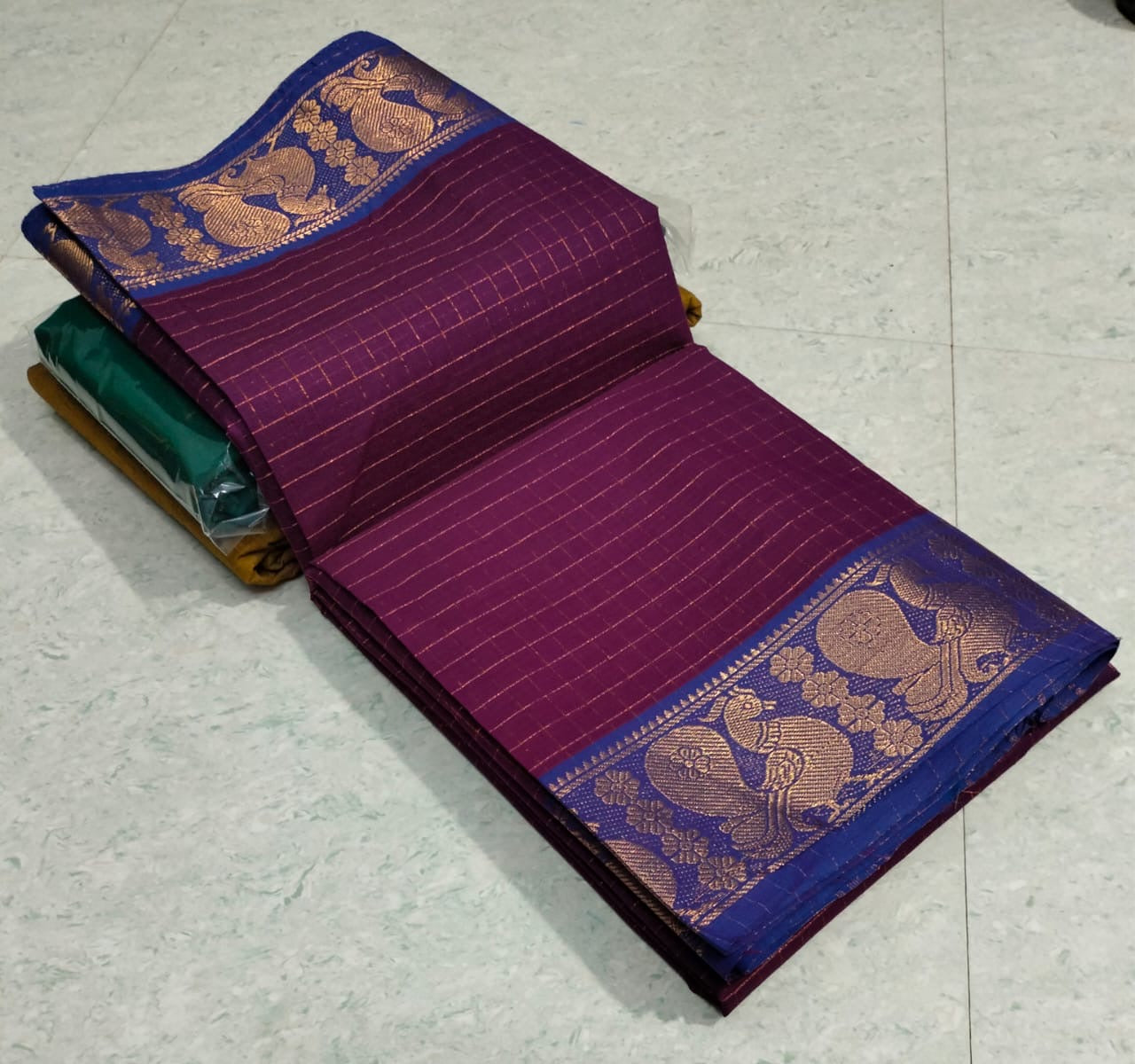 Tarangini zari checks sungudi sarees with contrast border without blouse piece