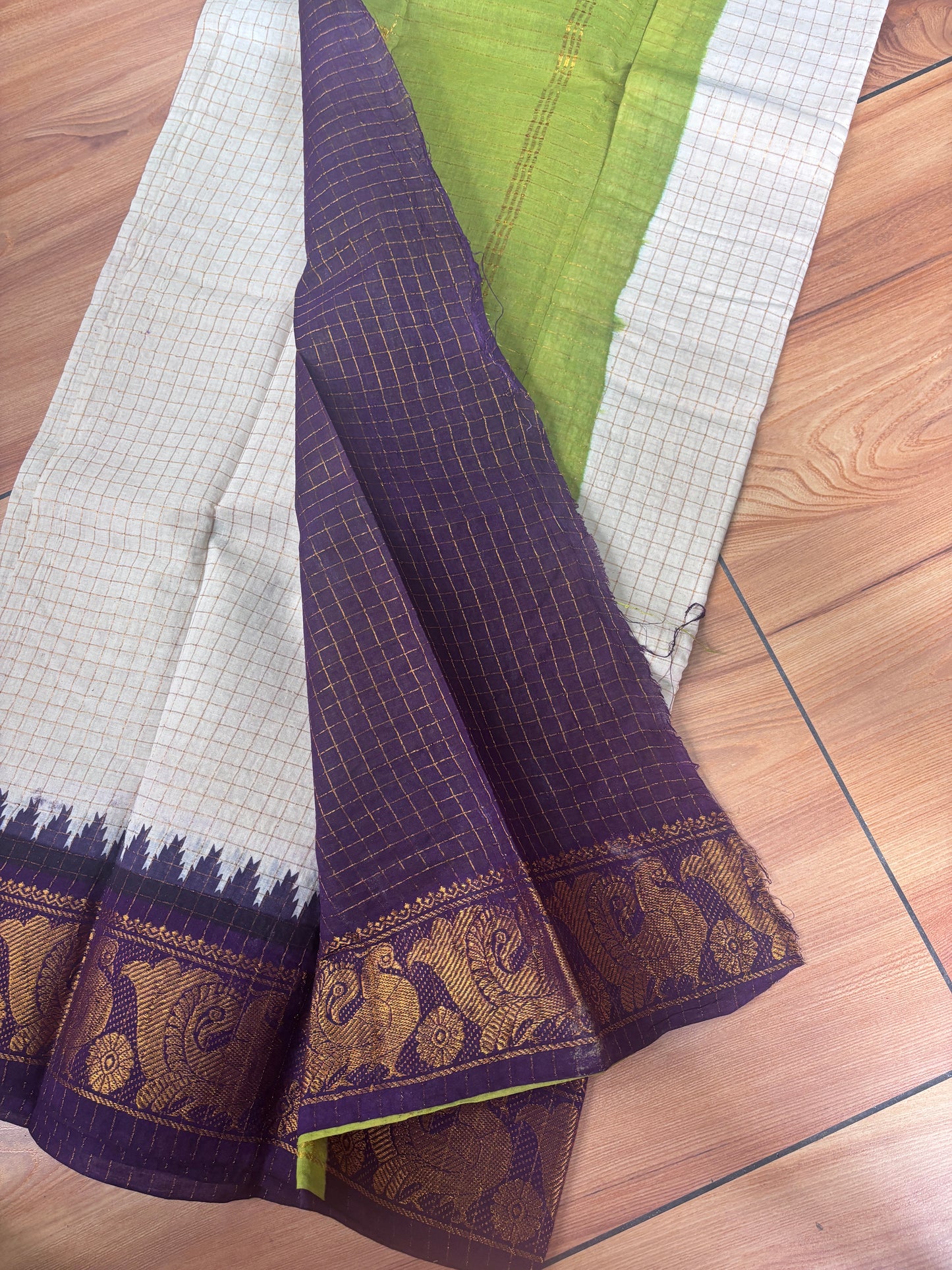 Ganga jamuna Sungudi Handloom cotton Saree with violet and green Borders