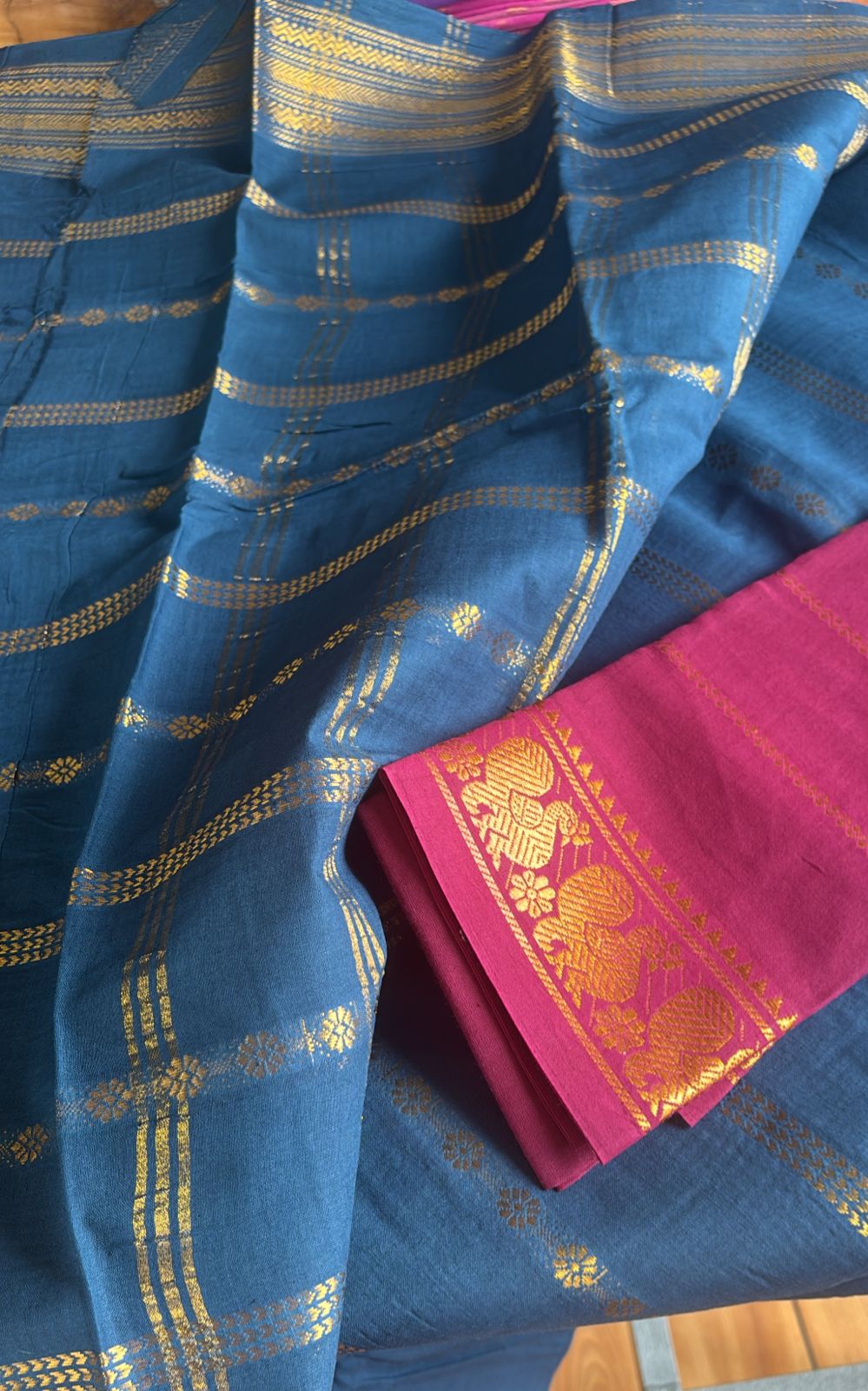 Rudraksha Velthari blue n maroon Sungudi handloom cotton Saree