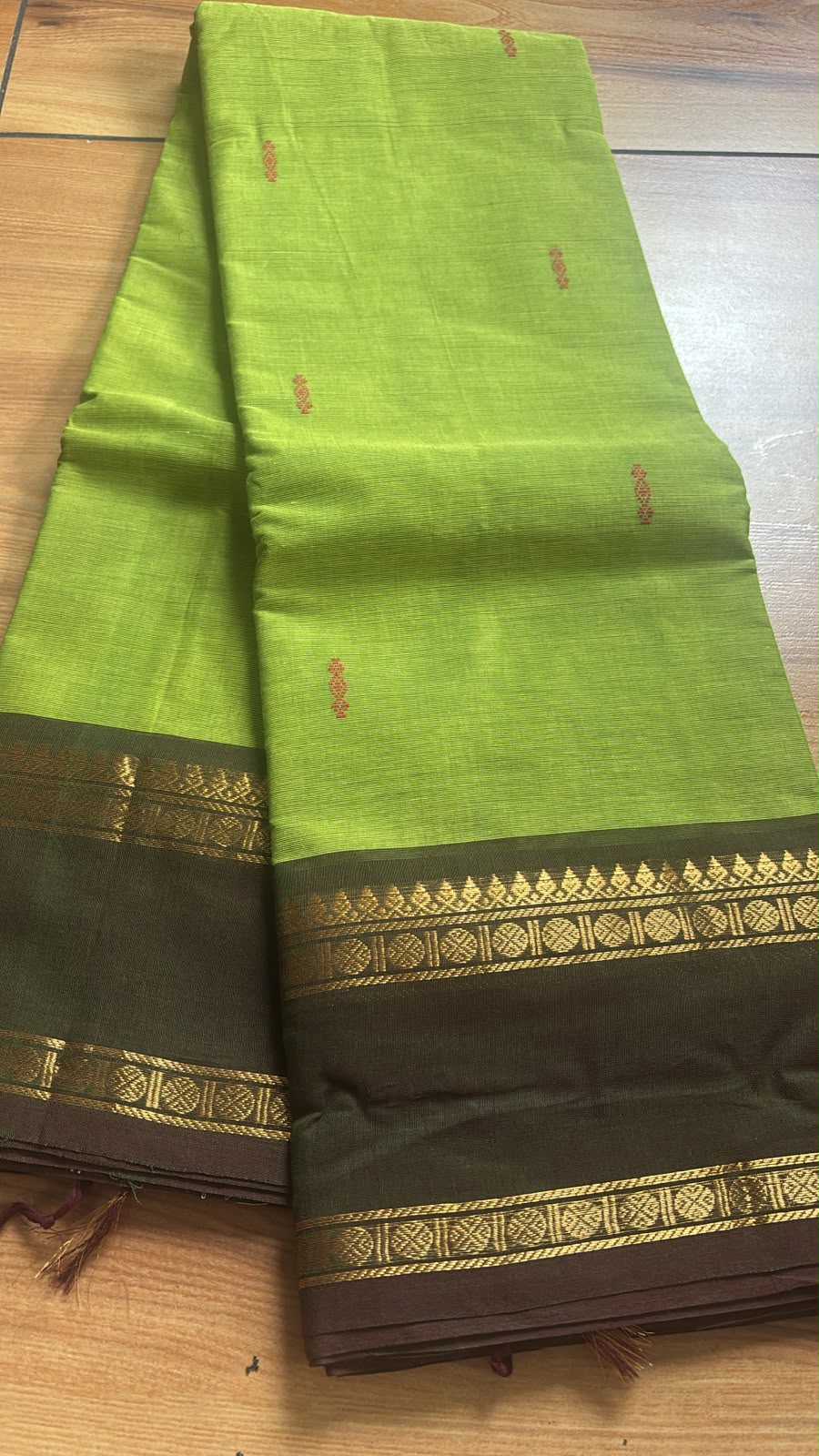 Vintage green contrast border butta Sarees SGS39