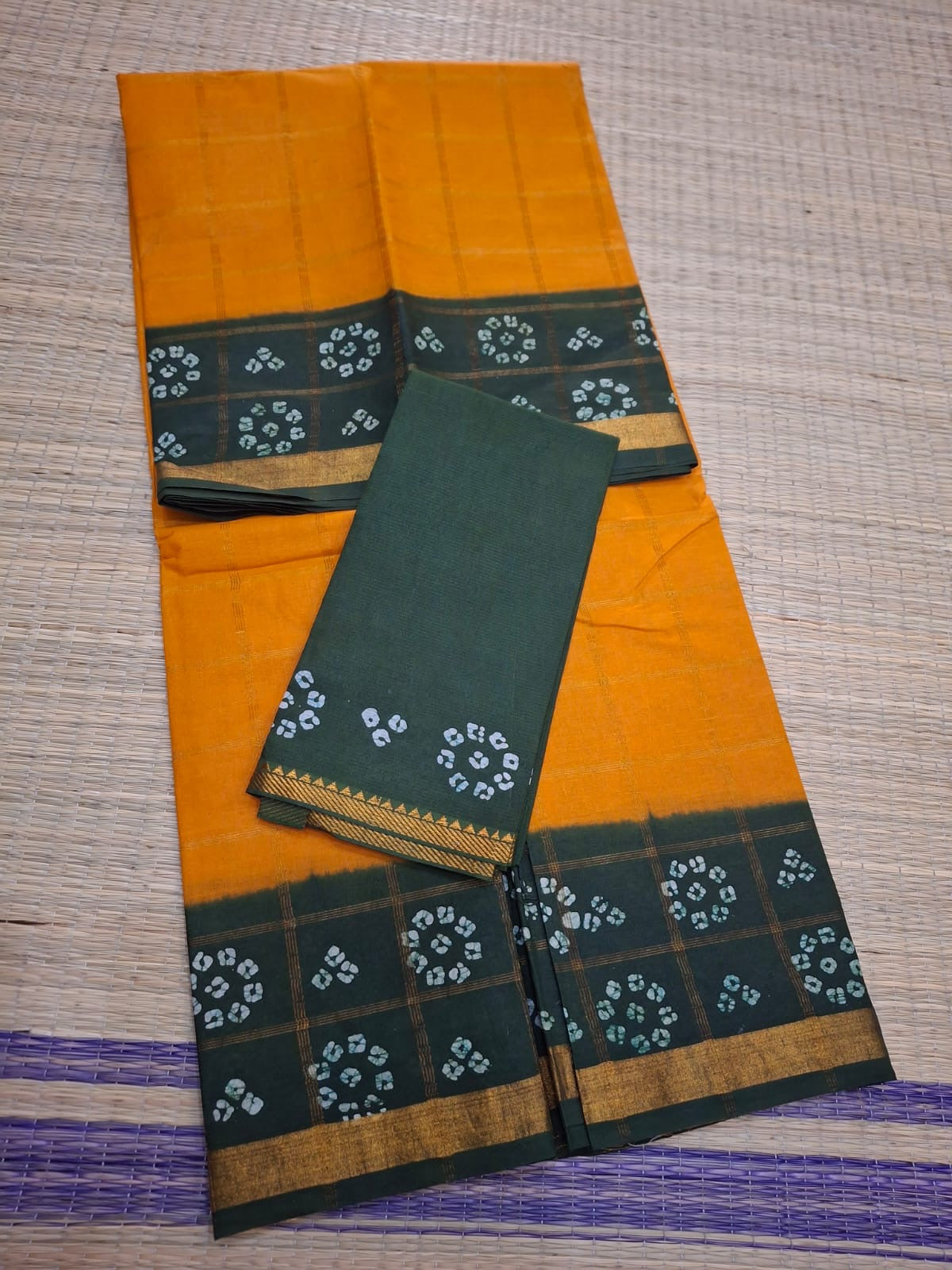 Tarangini wax batik zari kattam Sungudi Cotton Saree with blouse