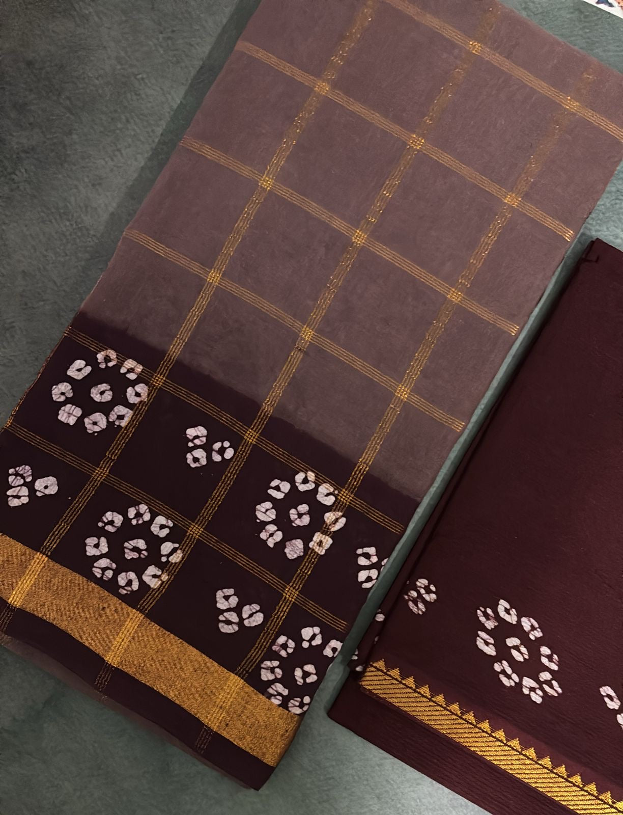 Tarangini wax batik zari kattam Sungudi Cotton saree with blouse piece