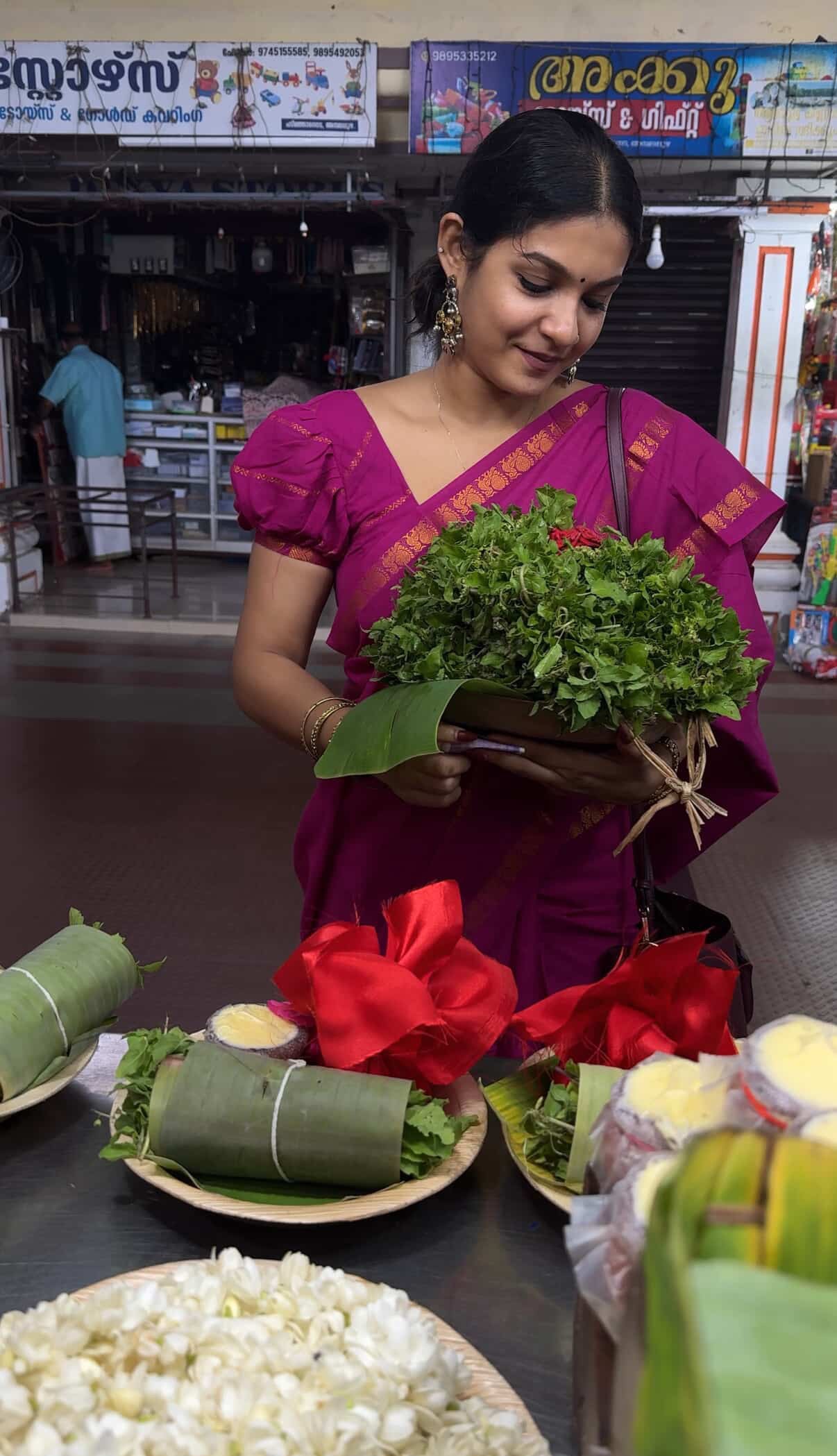 Tarangini Majenta handloom sungudi plain sarees, Sithara’s choice