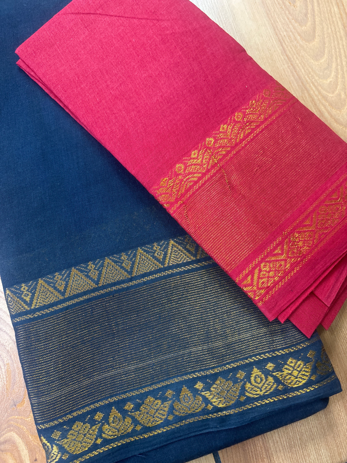 Black and Red Sungudi Handloom Cotton Saree SNS56