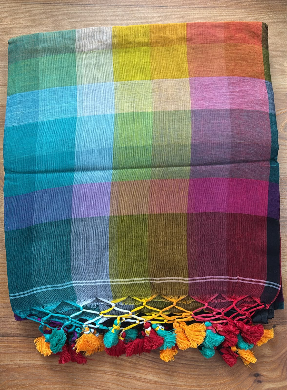 Light weight multi colour checks Mul Saree DWS18